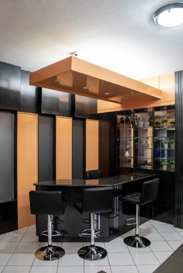 Christine'S Downtown Suites Kawala Zewnętrze zdjęcie
